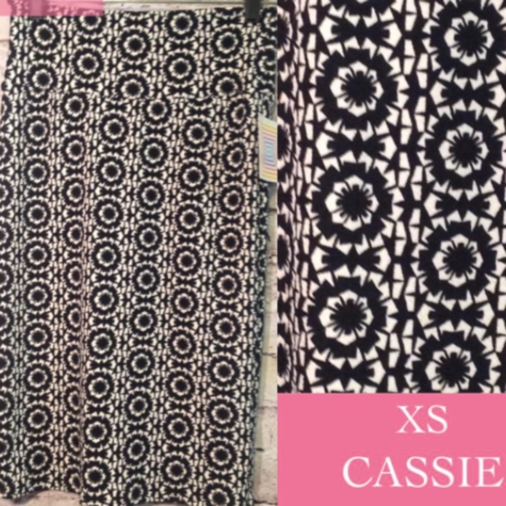 Lularoe Cassie skirt. Size XSmall  NWT